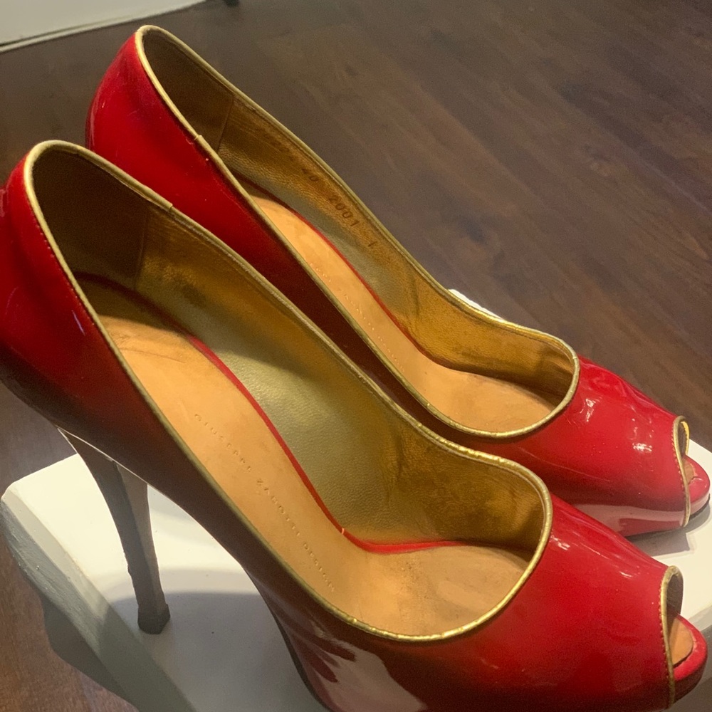 Giuseppe Zanotti ladies peep toe pump size 40
